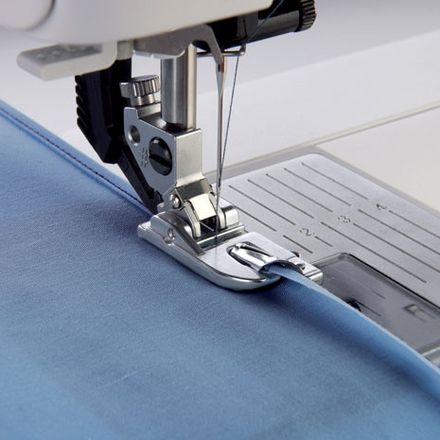 Sapatilha para Bainha Estreita de 4 mm com sistema IDT™ - PFAFF