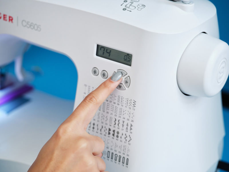 Máquina de Costura C5605