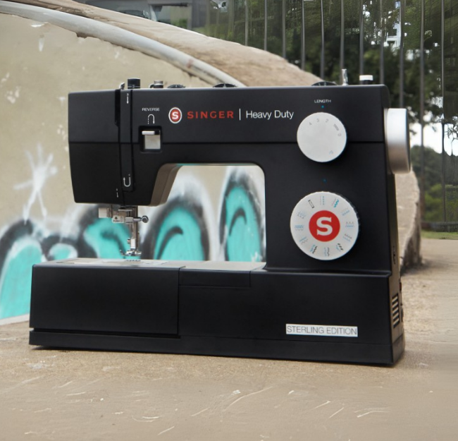  HD4423 Black em uma pista de skate 