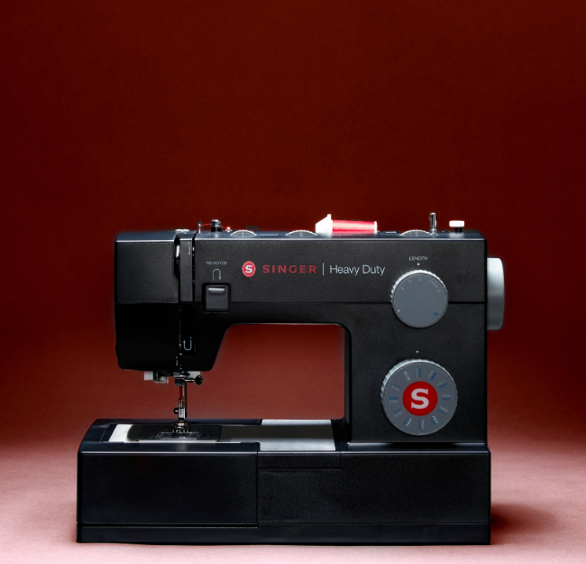  HD4423 Black, com fundo vermelho 